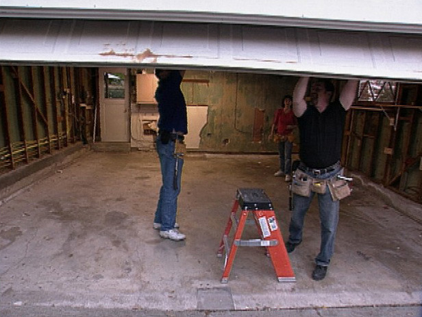 how to remove garage door